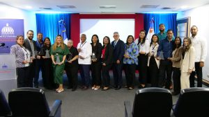 Digepres reconoce 14 servidores